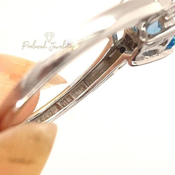 14k London Topaz / 6 Diamonds Ring - Picture 9 of 11